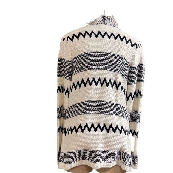NWT Blackletter Anthropologie Aztec Black White Cardigan Sweater Size Medium New - Picture 5 of 10